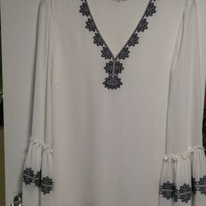 Bell embroidered patter blouse